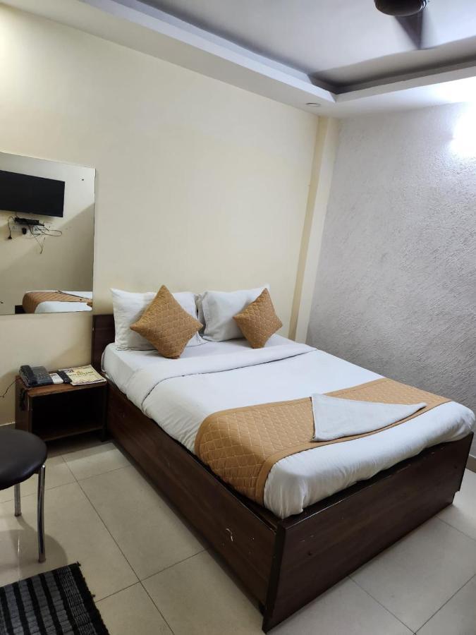Hotel Cozy Cave Нью-Делі Екстер'єр фото