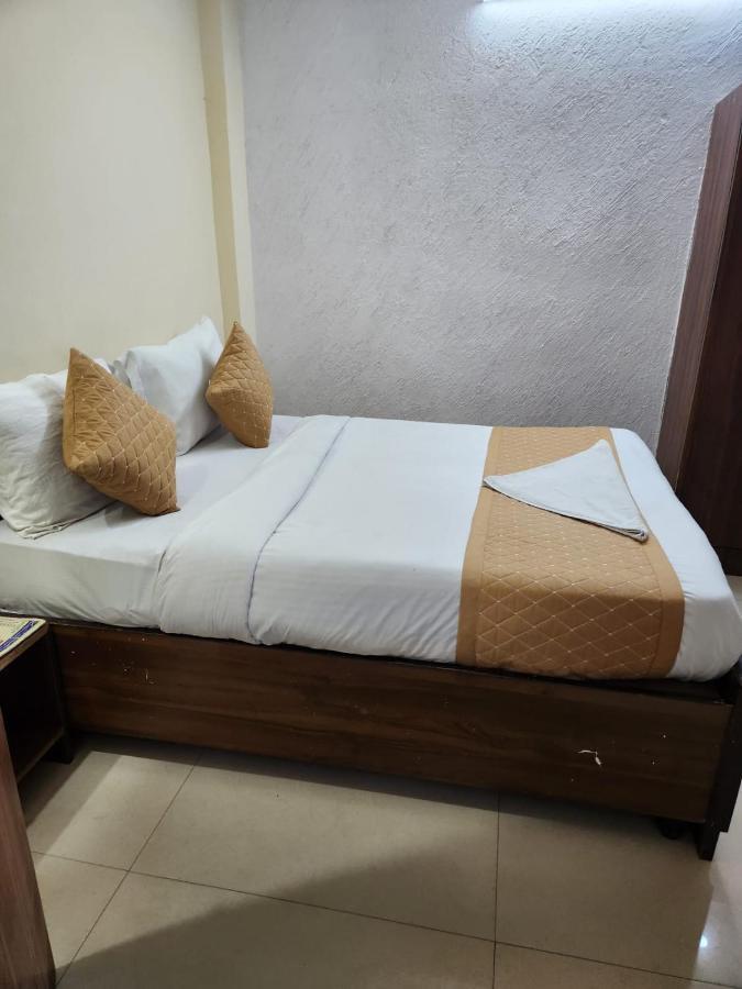 Hotel Cozy Cave Нью-Делі Екстер'єр фото