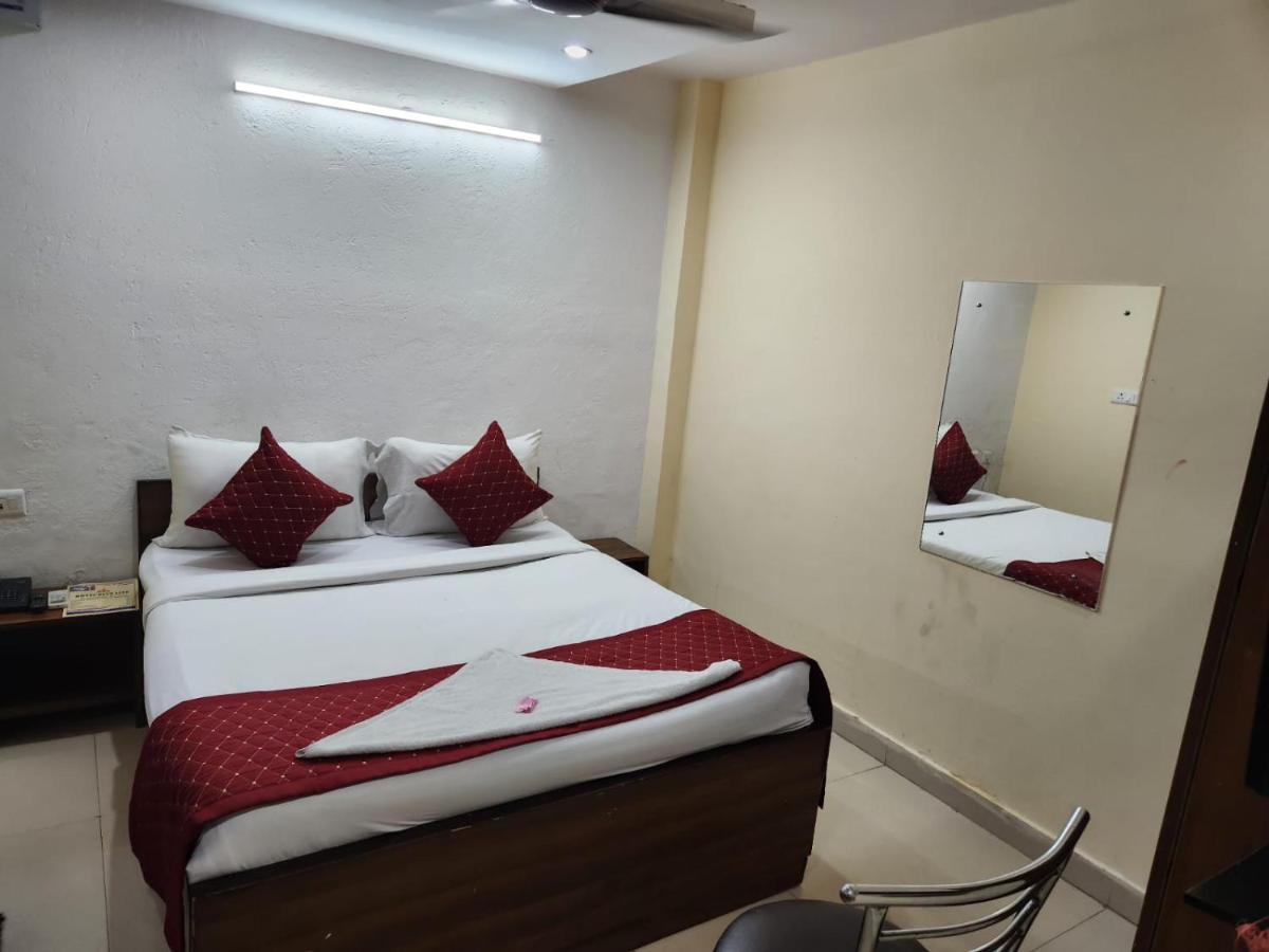 Hotel Cozy Cave Нью-Делі Екстер'єр фото