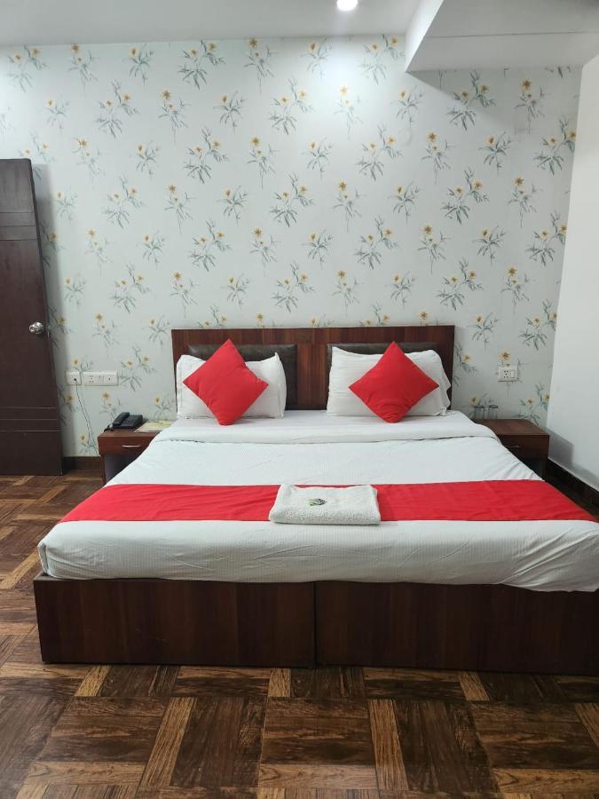Hotel Cozy Cave Нью-Делі Екстер'єр фото